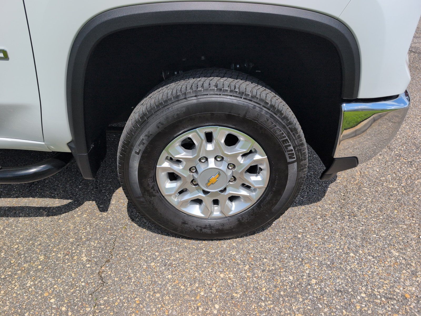 Used 2025 Chevrolet Silverado 2500 LTZ w/ LTZ Convenience Package AWD/4WD image 8