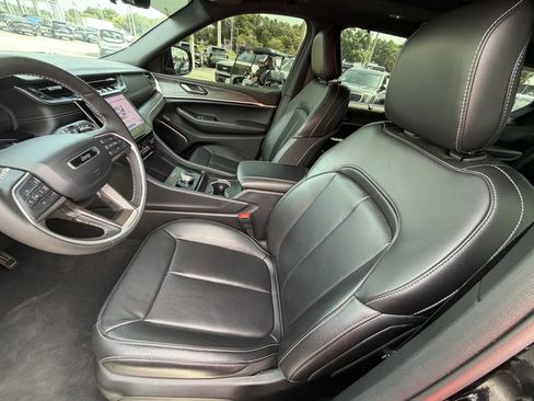 Used 2025 Jeep Grand Cherokee L Limited w/ Luxury Tech Group II RWD image 20