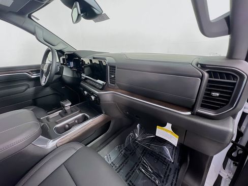 Certified 2026 GMC Sierra 1500 SLT w/ SLT Premium Plus Package image 32