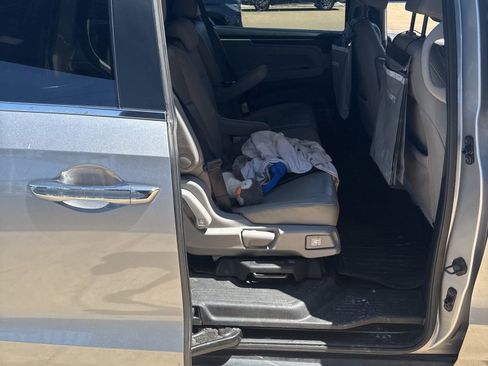 Used 2019 Honda Odyssey EX-L image 11