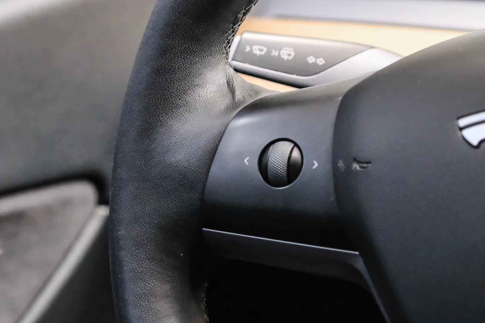 Used 2022 Tesla Model Y Long Range AWD/4WD image 20