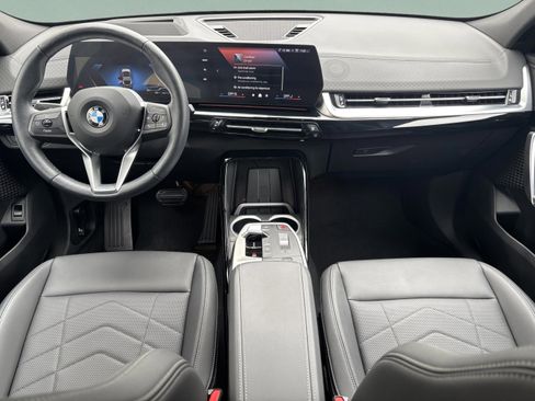 Used 2025 BMW X2 xDrive28i image 9