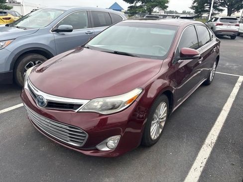 Used 2014 Toyota Avalon Limited w/ Technology Package FWD image 3