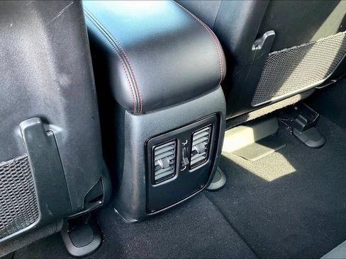 Used 2025 Dodge Durango GT AWD/4WD image 12