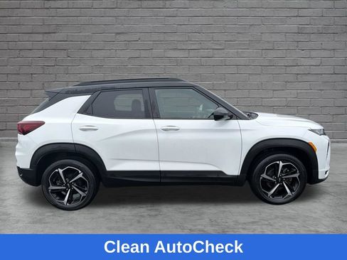 Used 2022 Chevrolet TrailBlazer RS w/ Sun and Liftgate Package AWD/4WD image 2