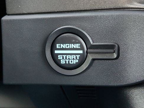 New 2025 Ford Bronco 4-Door image 9