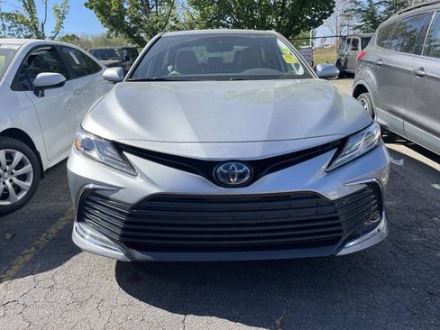 Used 2022 Toyota Camry XLE image 6