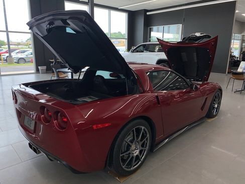 Used 2009 Chevrolet Corvette Coupe w/ Z51 Performance Package image 21