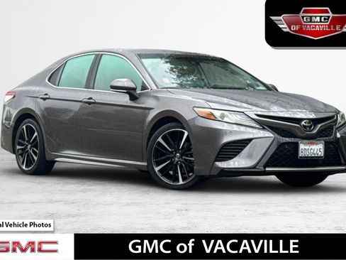 Used 2018 Toyota Camry XSE image 1