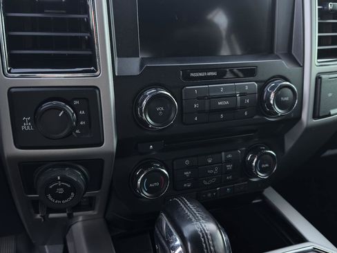 Used 2018 Ford F150 Lariat image 19