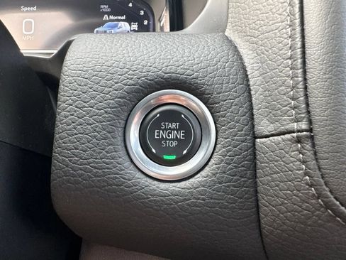 Used 2024 GMC Yukon Denali AWD/4WD image 13