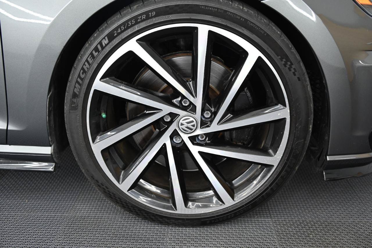 Used 2019 Volkswagen Golf R 4-Door AWD/4WD image 44