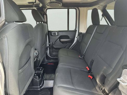 Used 2018 Jeep Wrangler Unlimited Sport AWD/4WD image 13