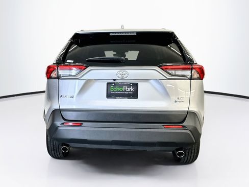 Used 2025 Toyota RAV4 LE AWD/4WD image 7