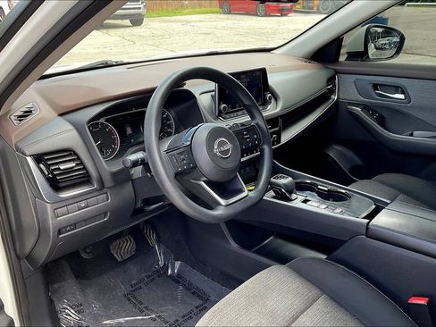 Used 2022 Nissan Rogue SV FWD image 8