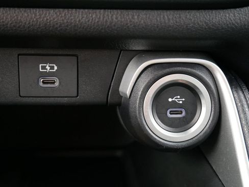 Used 2025 Toyota Grand Highlander AWD image 22