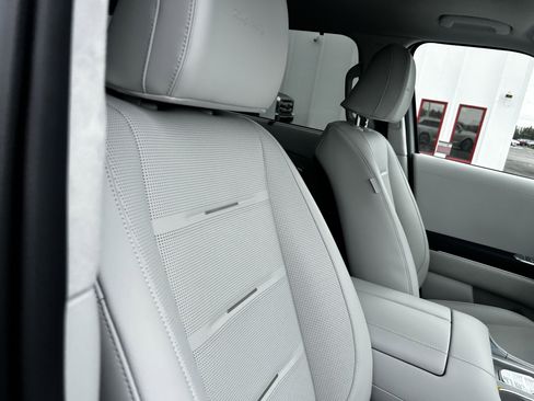 Certified 2026 Hyundai Palisade Calligraphy AWD/4WD image 13