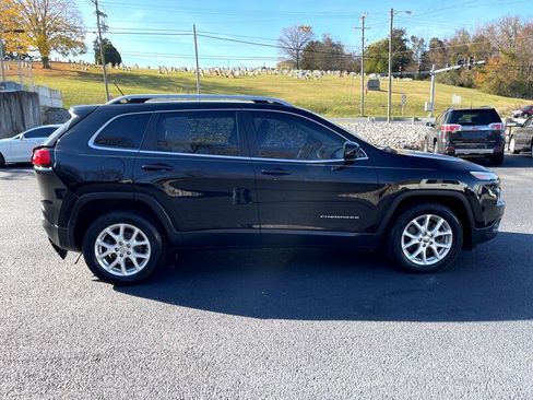 Used 2018 Jeep Cherokee Latitude image 6