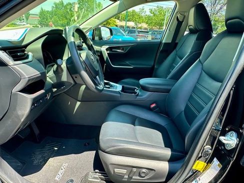 Used 2019 Toyota RAV4 Limited AWD/4WD image 12