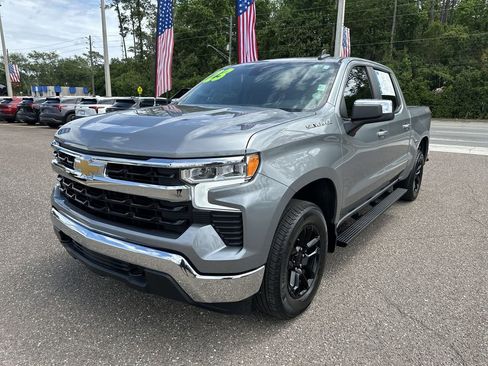 Used 2023 Chevrolet Silverado 1500 LT AWD/4WD image 12