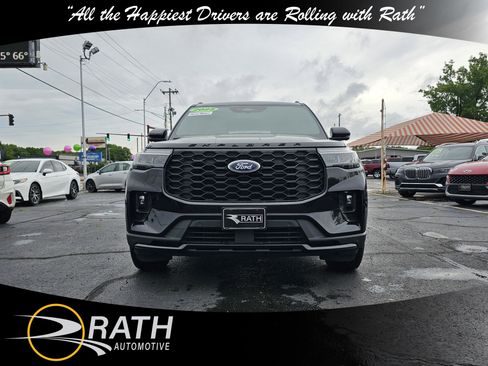 Used 2025 Ford Explorer ST-Line AWD/4WD image 3