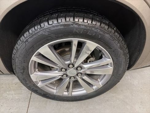 Used 2023 Cadillac XT6 Premium Luxury FWD image 30