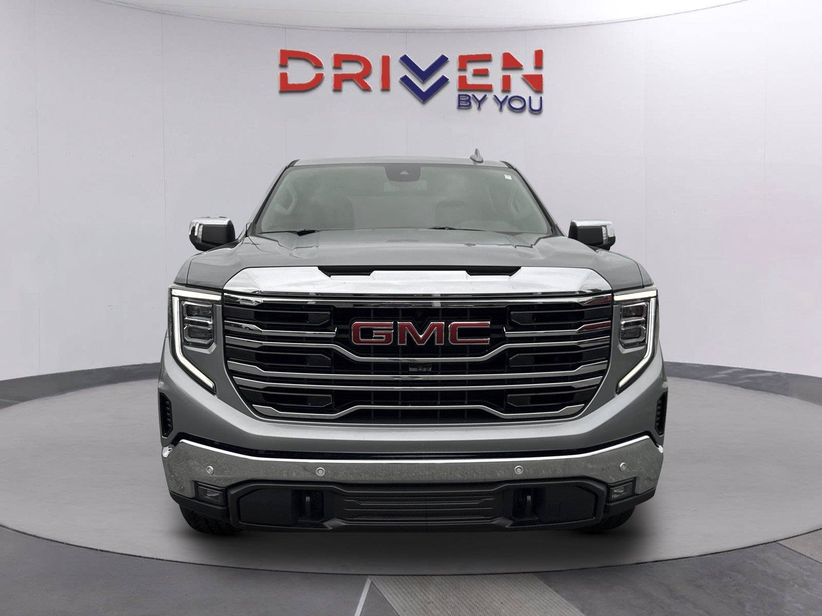 Used 2025 GMC Sierra 1500 SLT w/ SLT Premium Plus Package AWD/4WD image 9