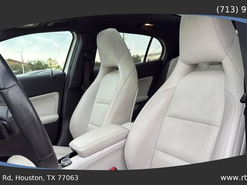 Used 2015 Mercedes-Benz GLA 250 4MATIC image 22