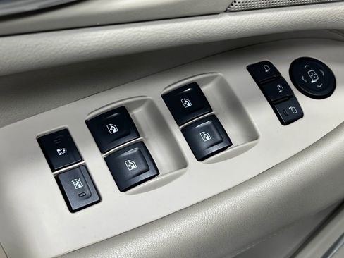 Used 2017 Cadillac Escalade Luxury AWD/4WD image 18