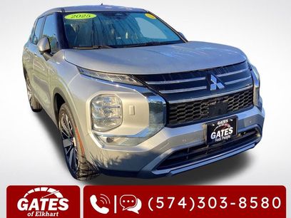 Used 2025 Mitsubishi Outlander SE