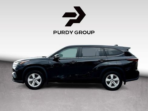 Used 2024 Toyota Highlander LE AWD/4WD image 5