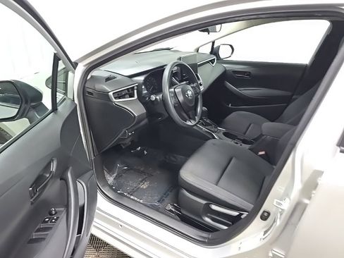 Used 2024 Toyota Corolla LE FWD image 28