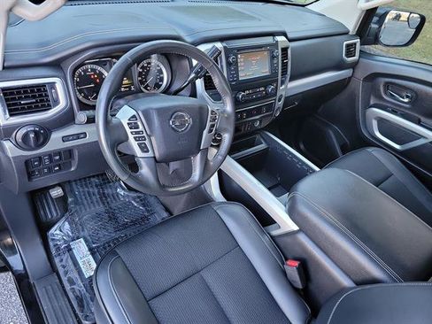 Used 2018 Nissan Titan PRO-4X image 2
