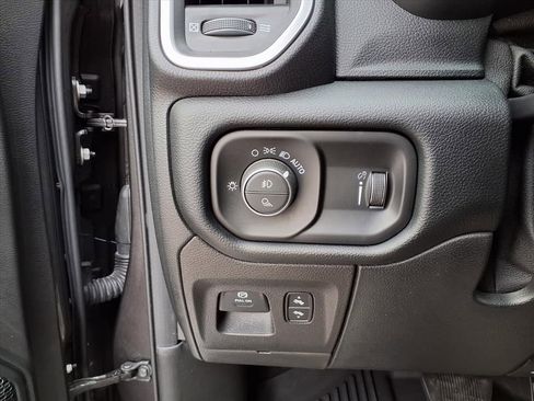 Used 2021 RAM 1500 Big Horn image 22