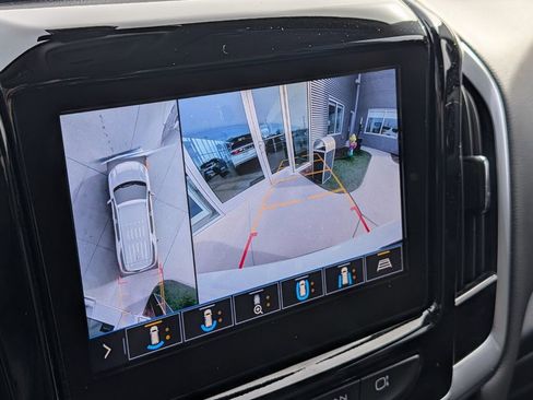 Used 2020 Chevrolet Traverse RS FWD image 25