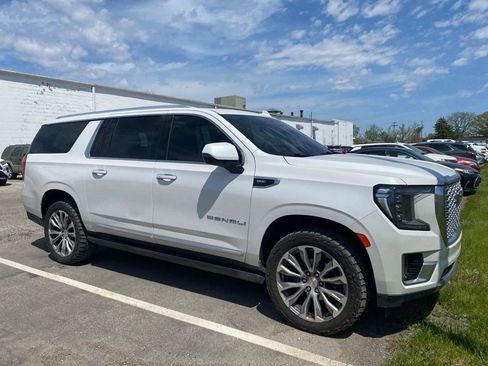 Used 2021 GMC Yukon XL Denali AWD/4WD image 5