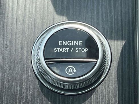 Used 2023 Mercedes-Benz C 300 4MATIC Sedan image 38