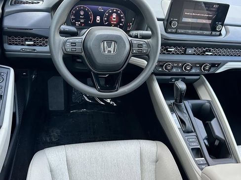 Certified 2025 Honda Accord SE image 8