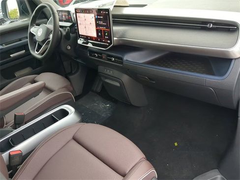 New 2025 Volkswagen ID. Buzz Pro S Plus image 11