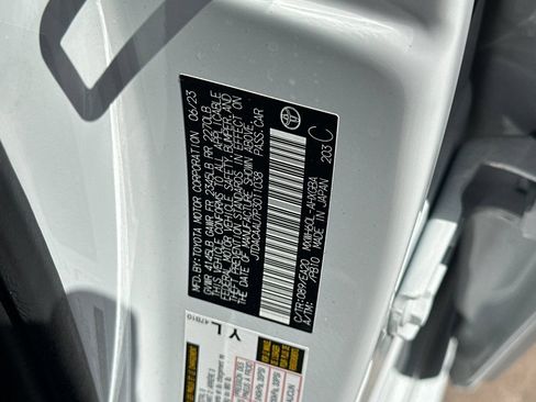 Certified 2023 Toyota Prius XLE FWD image 37