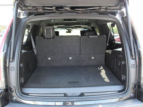 Used 2019 Cadillac Escalade ESV Platinum w/ Escalade Sport Edition AWD/4WD image 14