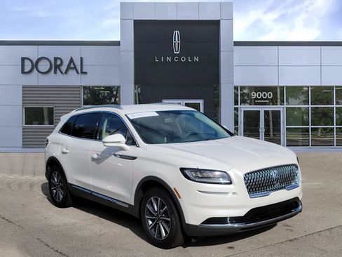 Used 2022 Lincoln Nautilus FWD image 1