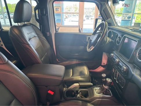 Used 2021 Jeep Wrangler Unlimited Sahara AWD/4WD image 36