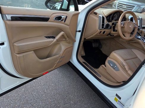Used 2012 Porsche Cayenne S AWD/4WD image 27