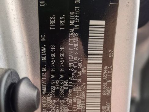 Used 2018 Toyota Highlander XLE image 32