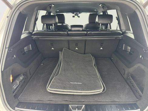 Used 2020 Mercedes-Benz GLB 250 4MATIC w/ Parking Assistance Package image 47