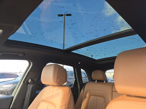 Certified 2022 Audi Q5 2.0T Premium Plus w/ Premium Plus Package image 9