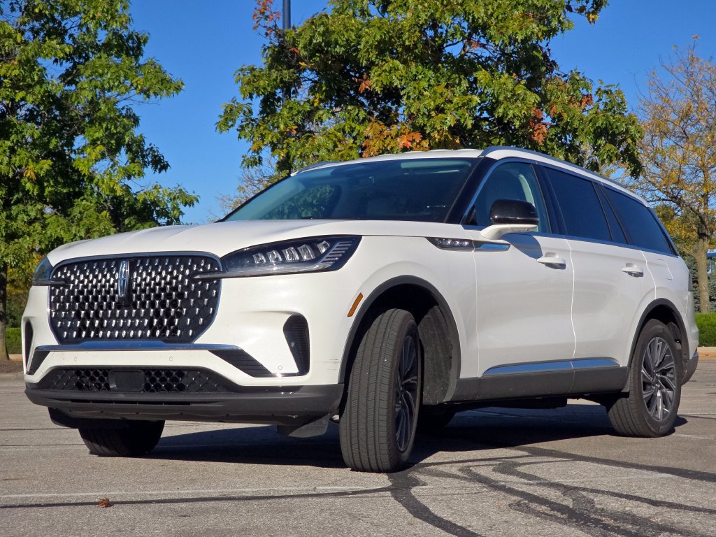 Used 2026 Lincoln Aviator AWD image 12