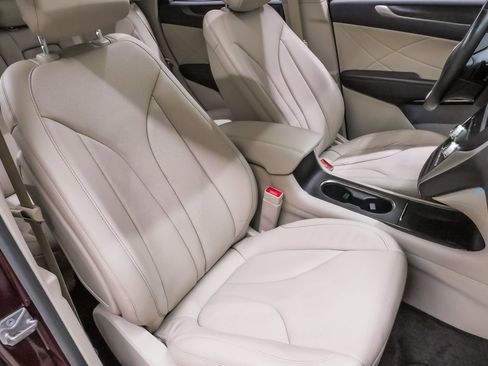 Used 2018 Lincoln MKC Reserve FWD image 15