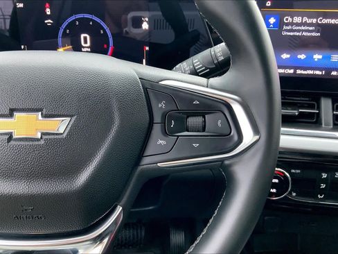 Used 2025 Chevrolet Trax LT w/ Driver Confidence Package FWD image 25